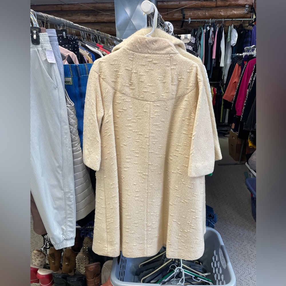 Lilli Ann’s petite - Picture 6 of 8